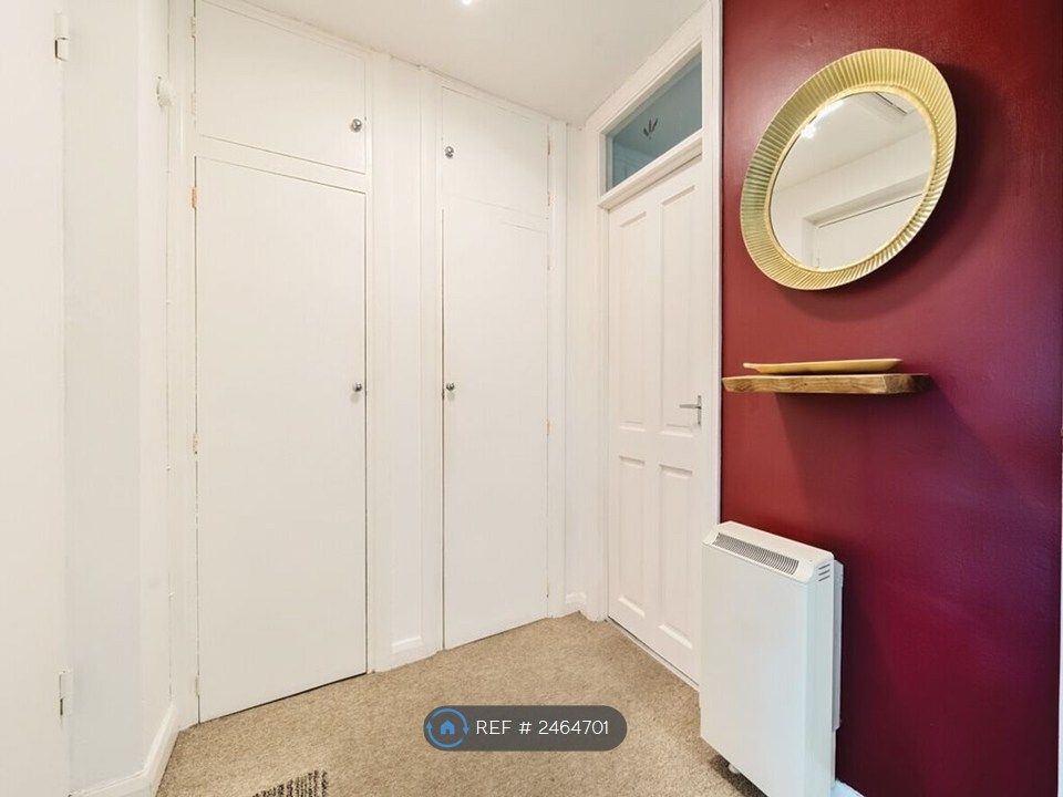 Property photo 3 of 11 Entrance Hall Storage