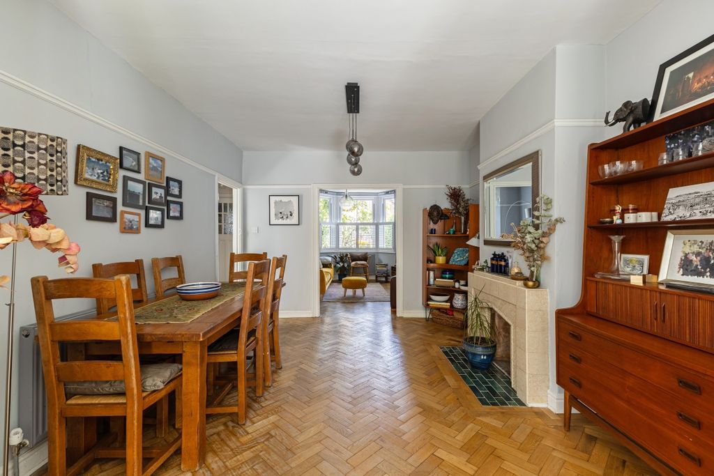 Property photo 3 of 13 112089_73 Canterb...