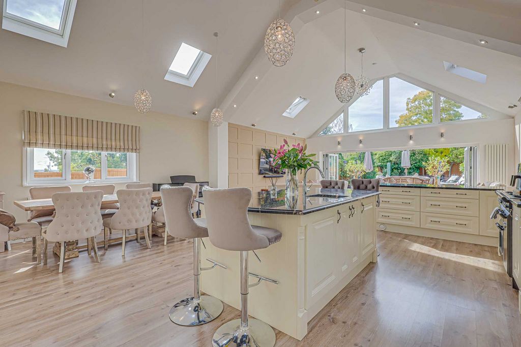 Property photo 3 of 50