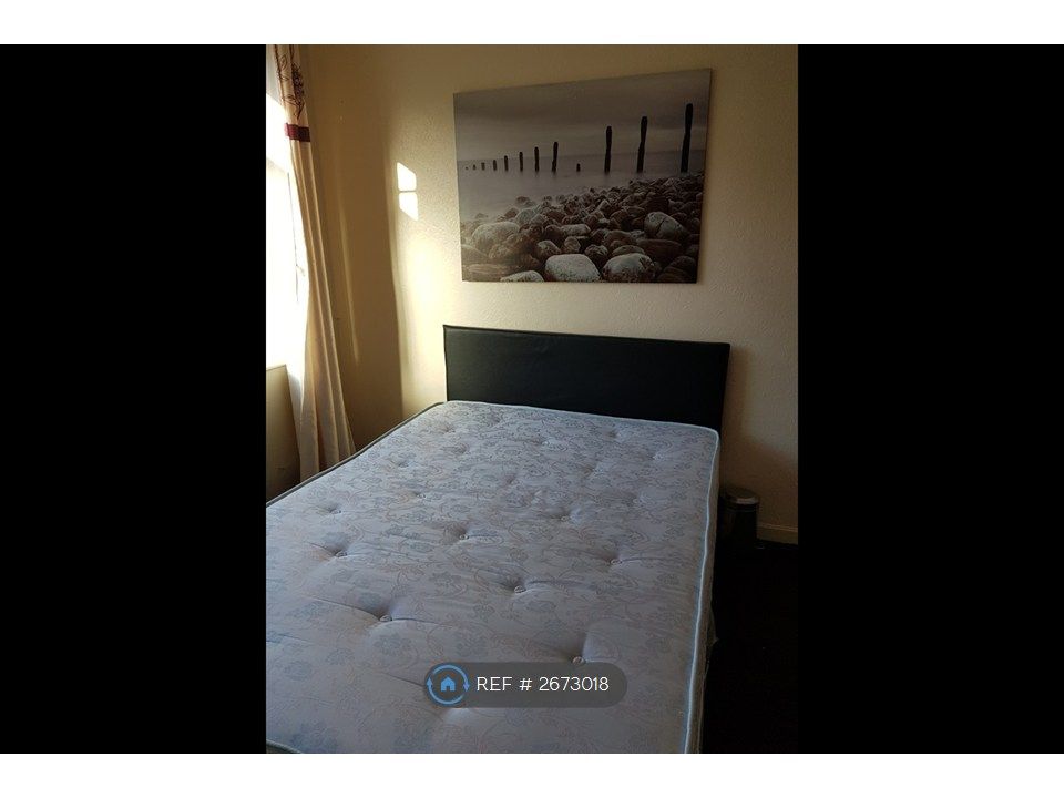 Property photo 3 of 10 Bedroom 1