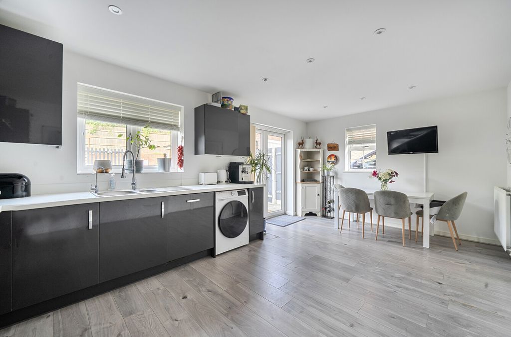 Property photo 3 of 24 1471869-22-6A22A9...