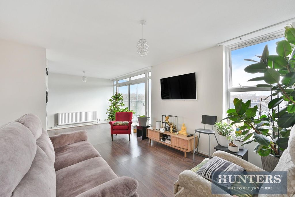 Property photo 2 of 8 Macdonald House (5).Jpg