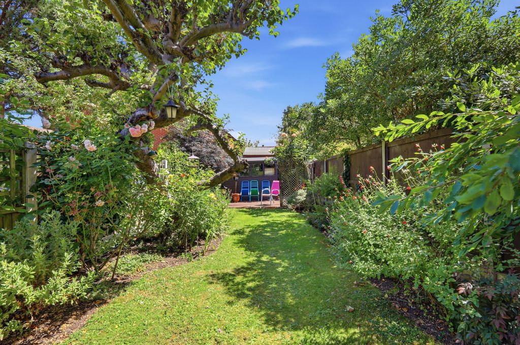 Property photo 2 of 21