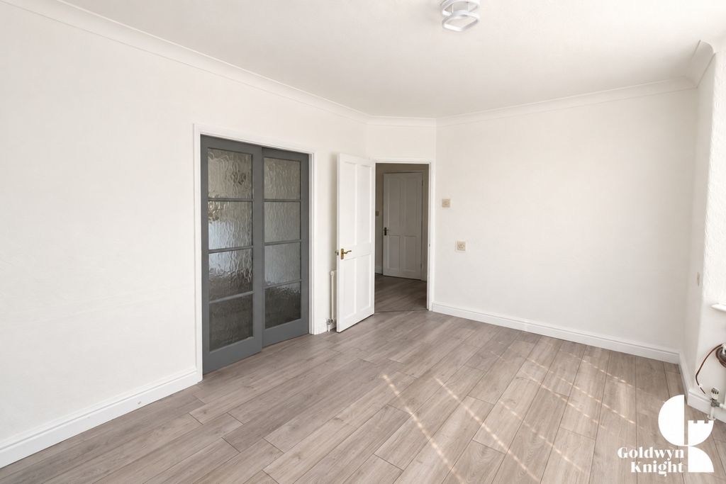 Property photo 3 of 19 Living Room