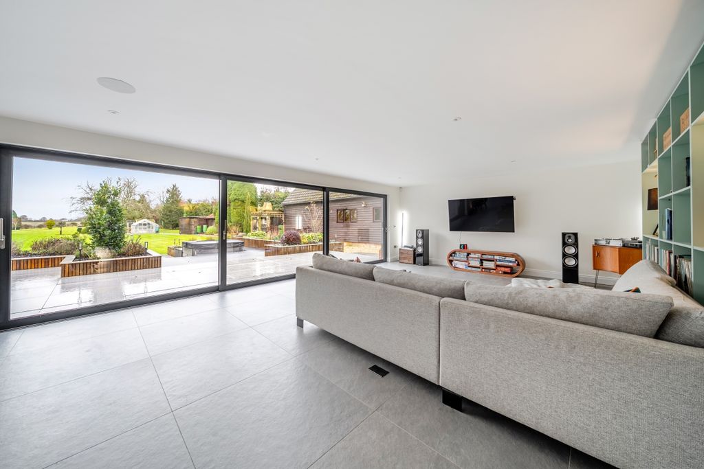 Property photo 2 of 16 Family Room