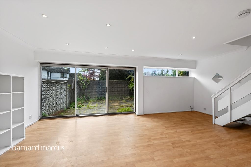 Property photo 2 of 24