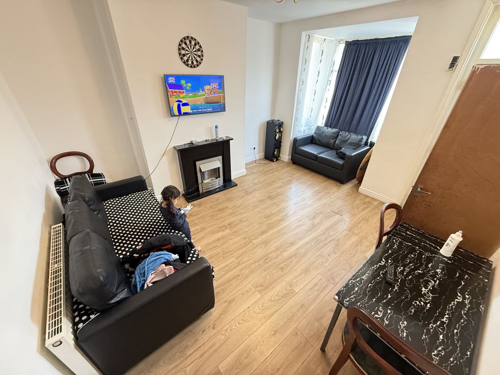 Property photo 3 of 8