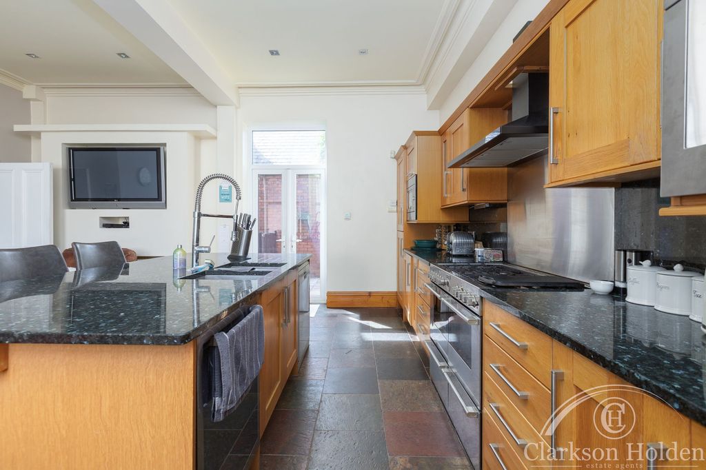 Property photo 2 of 55