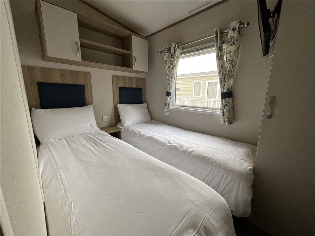 Property photo 3 of 7 Bedroom 2