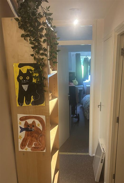 Property photo 2 of 7 Hallway.Jpg