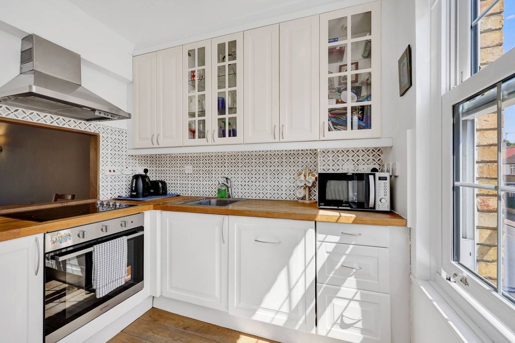 Property photo 3 of 26