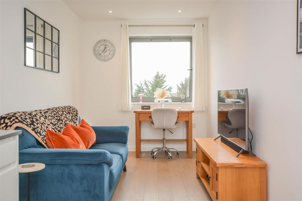 Property photo 2 of 12 Dsc_1015.Jpg