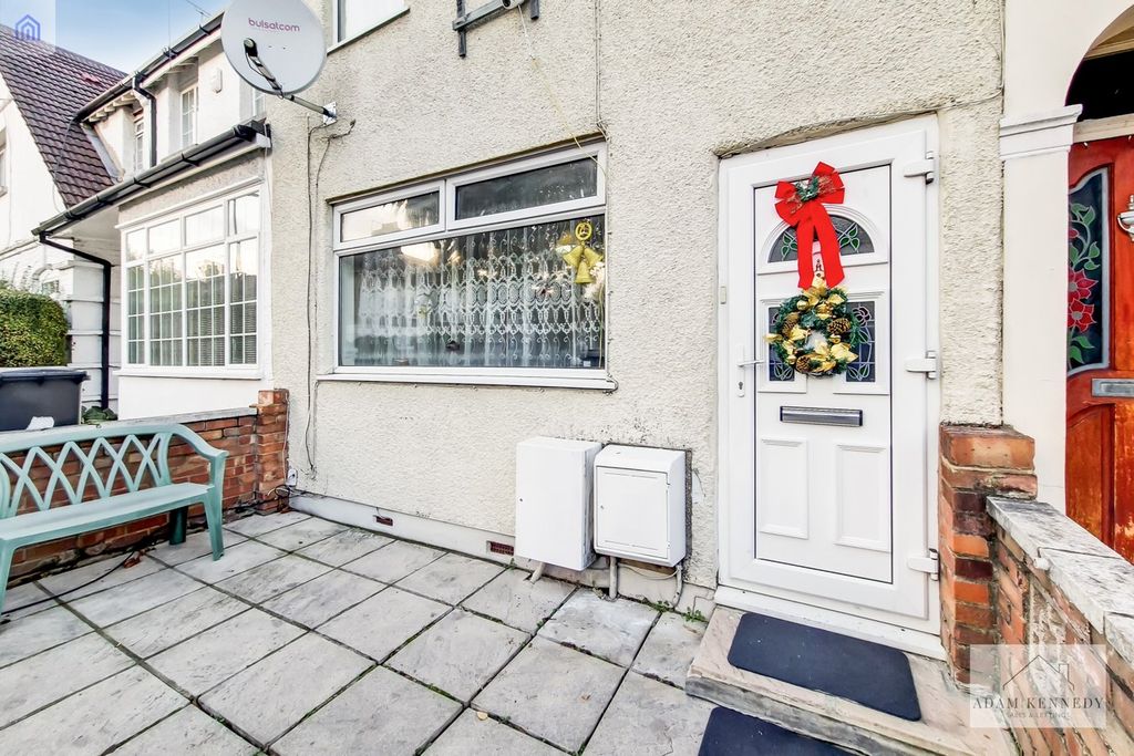 Property photo 3 of 13