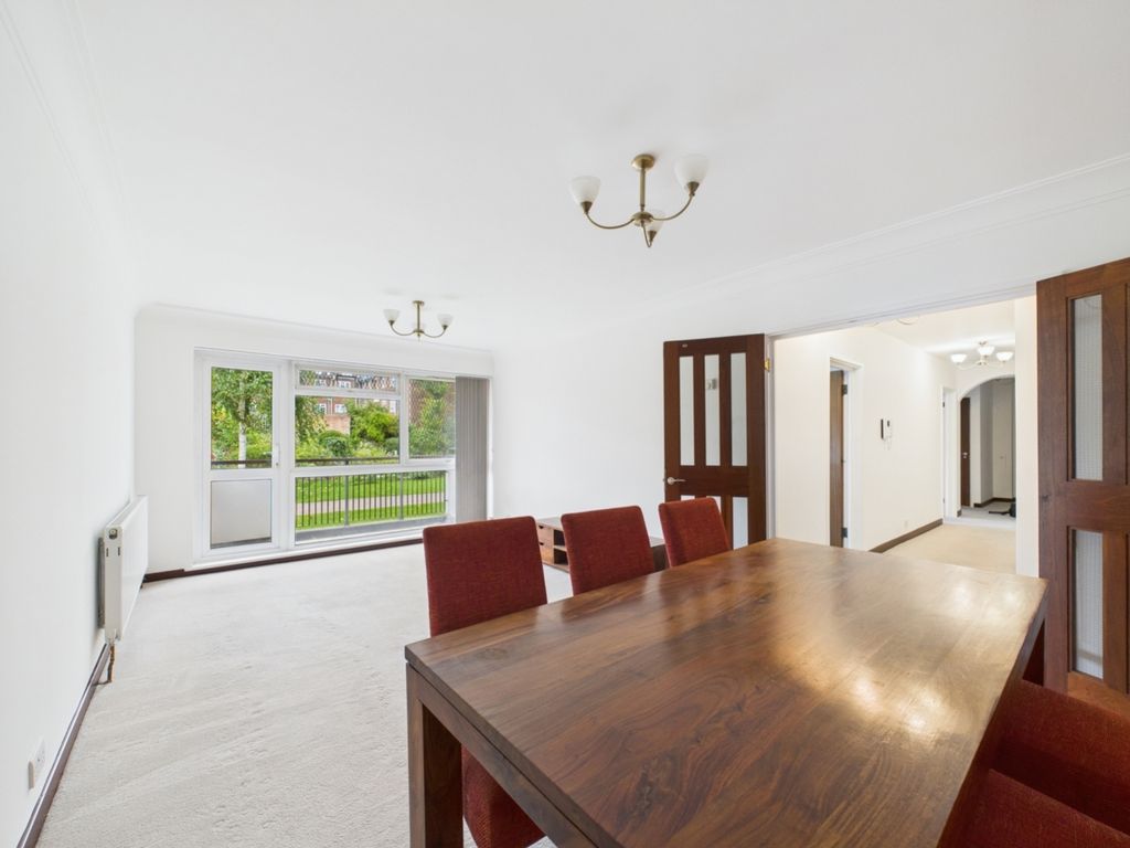 Property photo 3 of 9 The Fountains 3