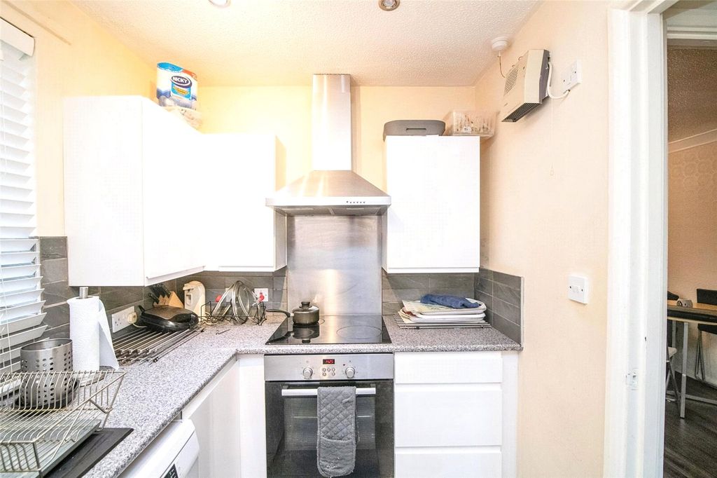 Property photo 3 of 15 Kitchen