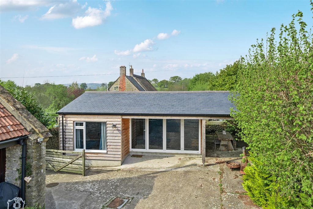 Property photo 3 of 27 Detached Annexe