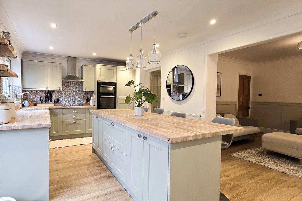 Property photo 2 of 24 Kitchen/Diner