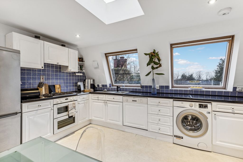 Property photo 3 of 17 Picture 3