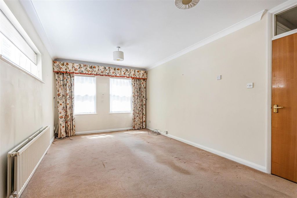 Property photo 2 of 17 12_85533.Jpg