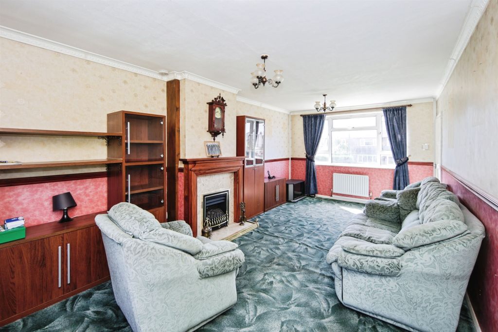 Property photo 2 of 17