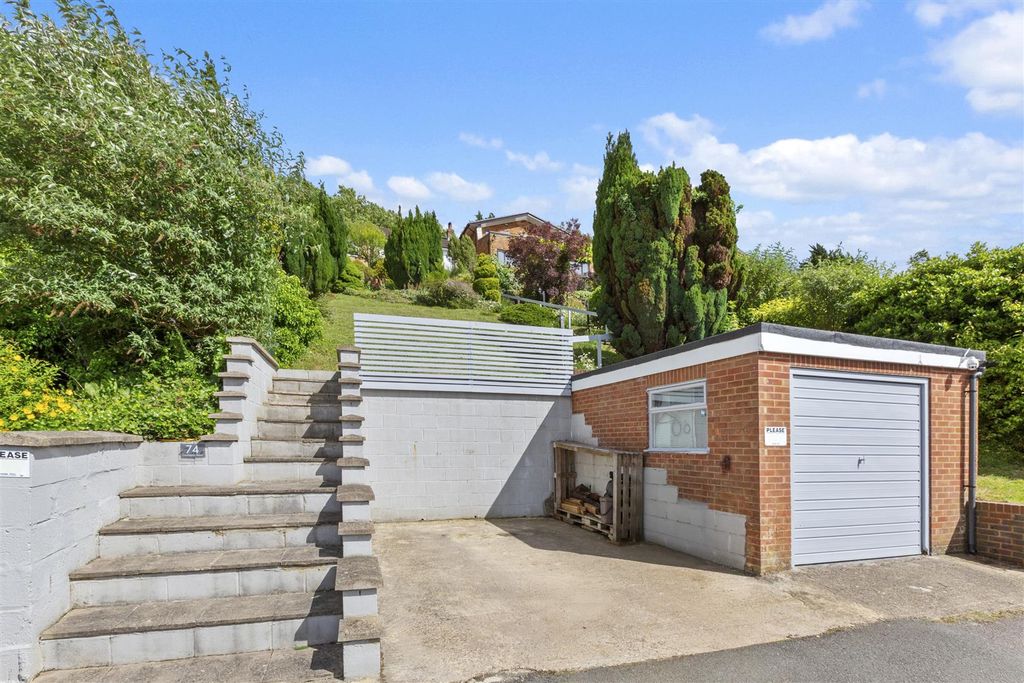 Property photo 2 of 14