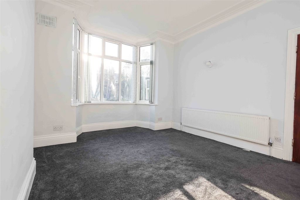 Property photo 2 of 19 Picture No. 02