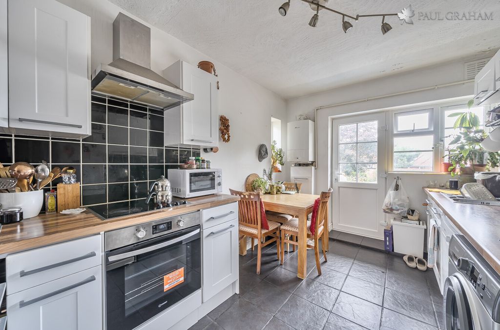 Property photo 3 of 14 5516Bcc0-254c-4F06-A048-c42d9A187Dff
