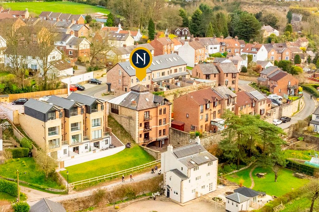 Property photo 2 of 20