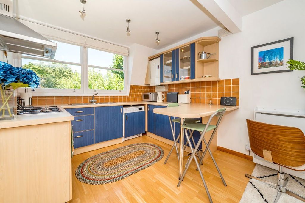 Property photo 3 of 6