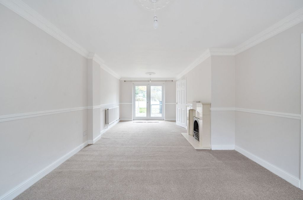 Property photo 2 of 12 1387295-6-6936A59...