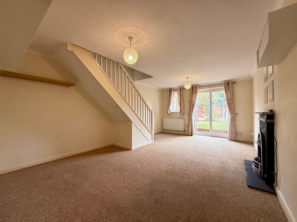 Property photo 3 of 7 Living Room