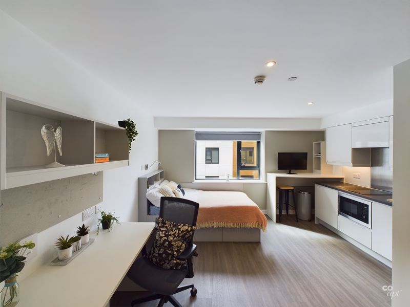 Property photo 1 of 5 Bedroom