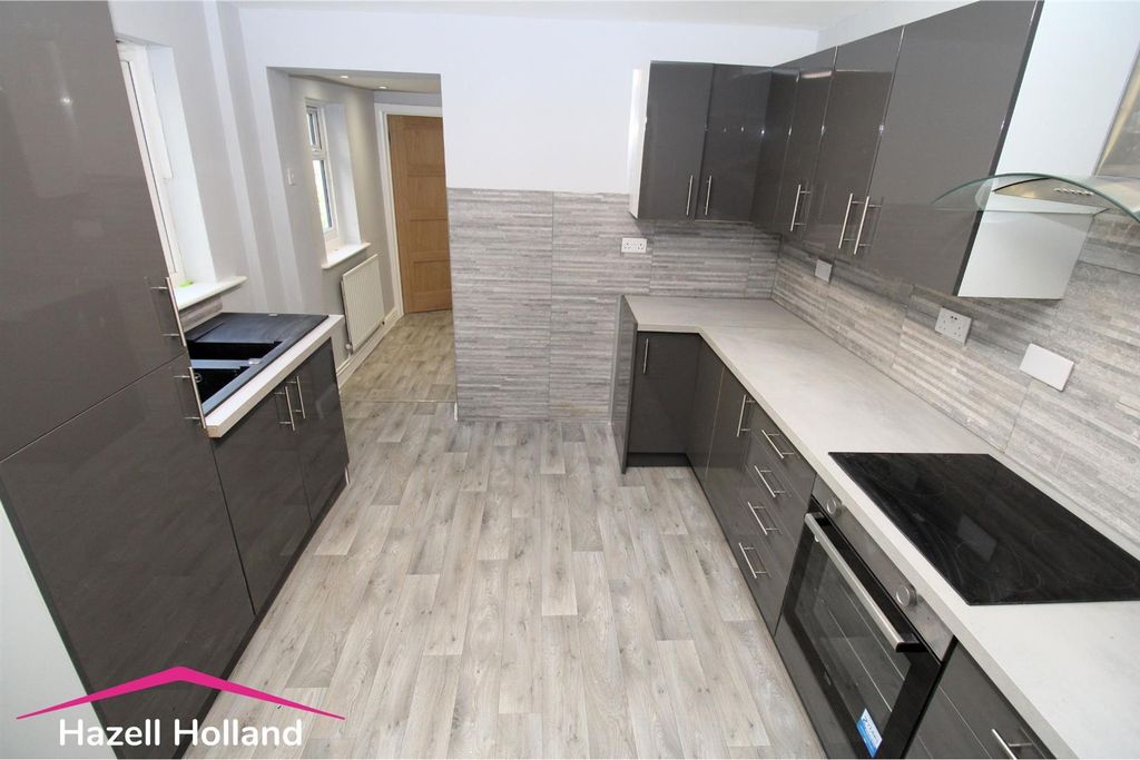 Property photo 2 of 19 Untitled Design (85).Jpg