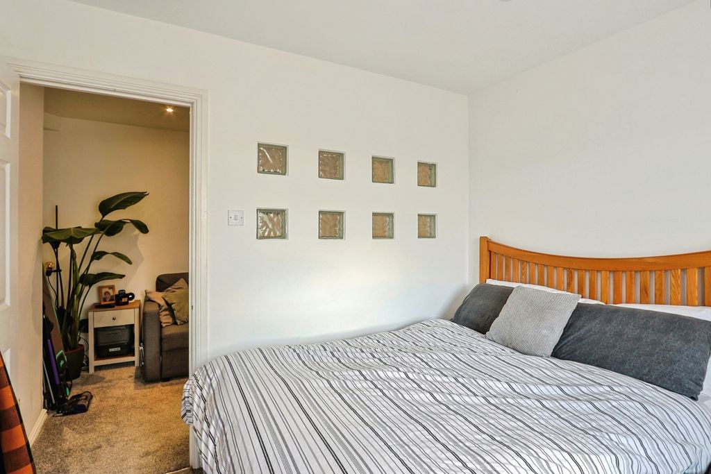 Property photo 2 of 15 Pbox-Img.Jpg