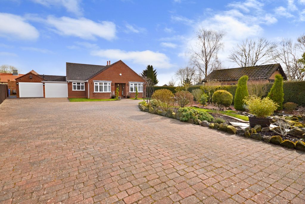 Property photo 1 of 40
