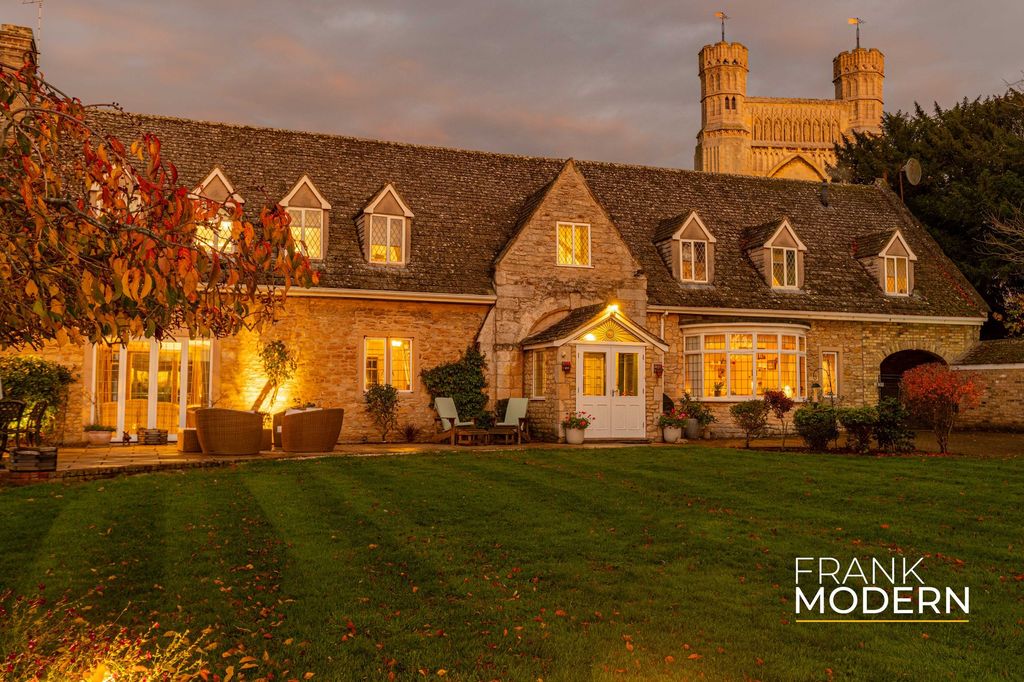 Property photo 1 of 84 Dusk