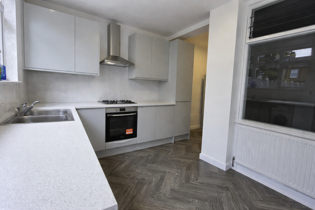 Property photo 1 of 11 4 Bed Terraced House To Rent Tyrone Rd, London E6