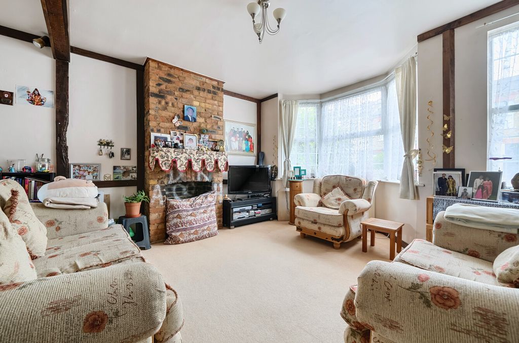 Property photo 2 of 13