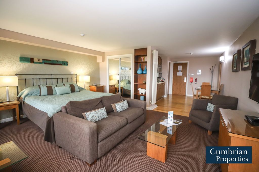 Property photo 2 of 16 Living/Bedroom Area