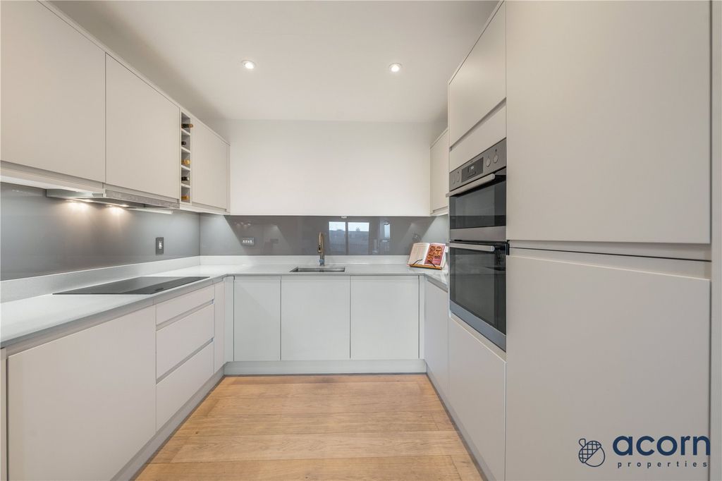 Property photo 3 of 19 Picture No. 12