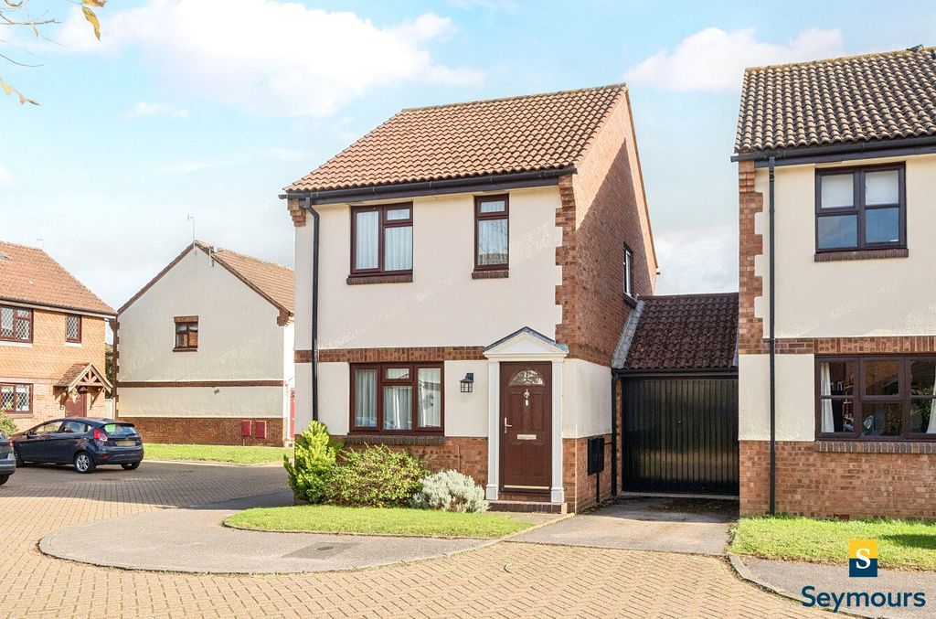 Property photo 1 of 17 Front Aspect