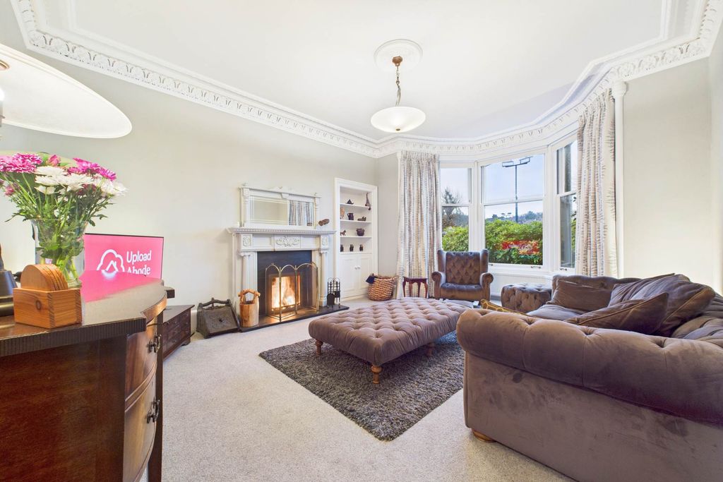 Property photo 2 of 39