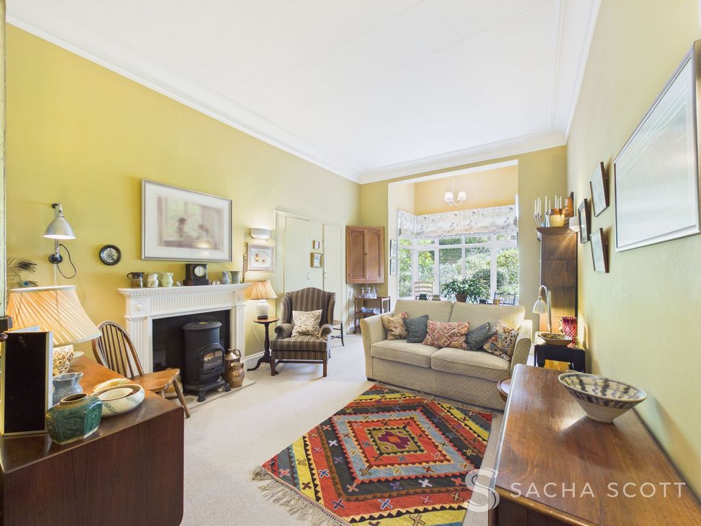 Property photo 2 of 26 Lounge / Diner