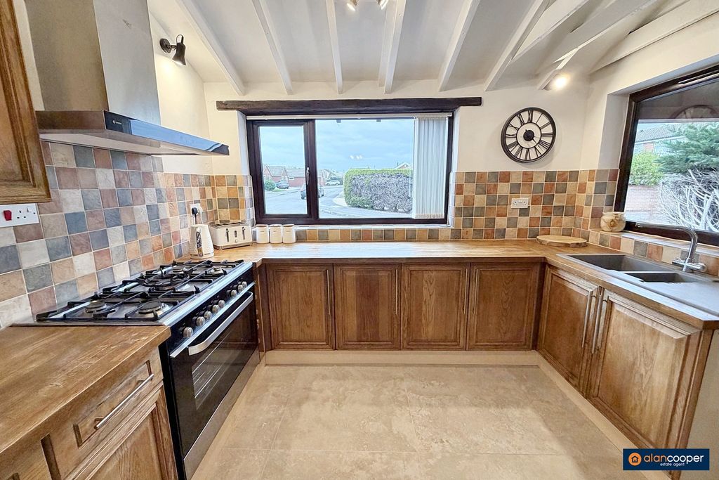 Property photo 3 of 20 4634465