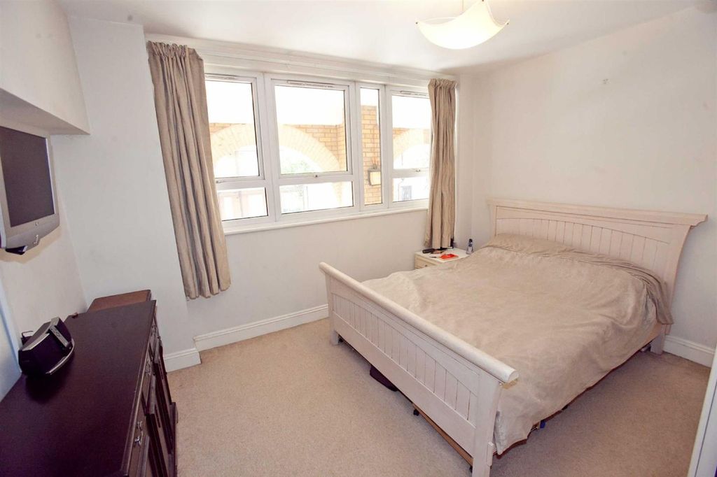 Property photo 3 of 6