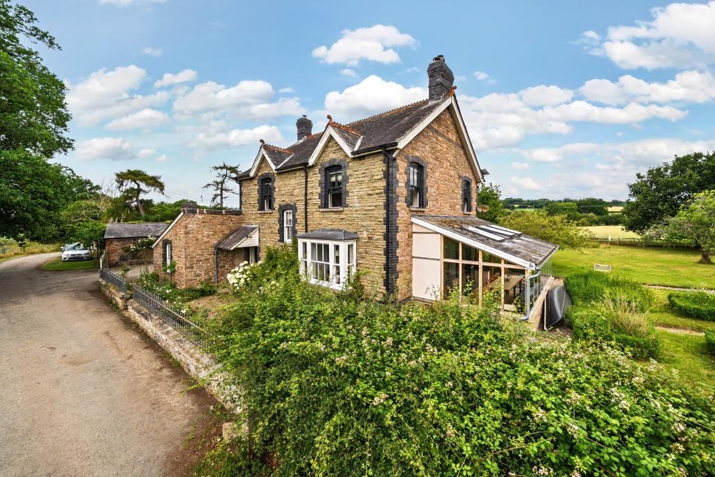 Property photo 2 of 44 Farm House