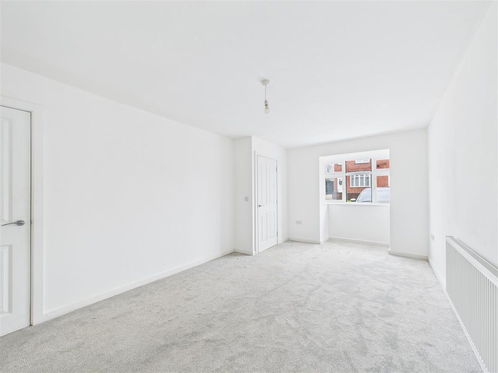 Property photo 3 of 20 Cam05207G0-Pr0078-Still010.Jpg