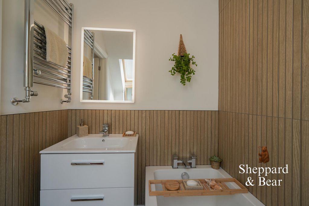 Property photo 3 of 61 Bathroom
