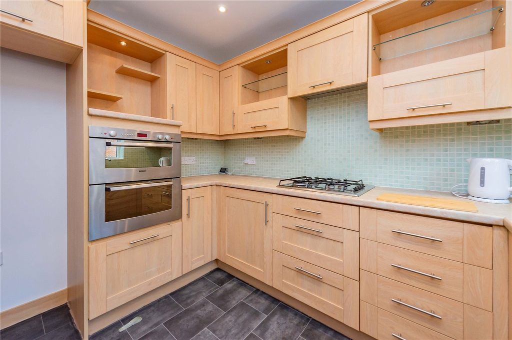 Property photo 2 of 38 Picture No. 05