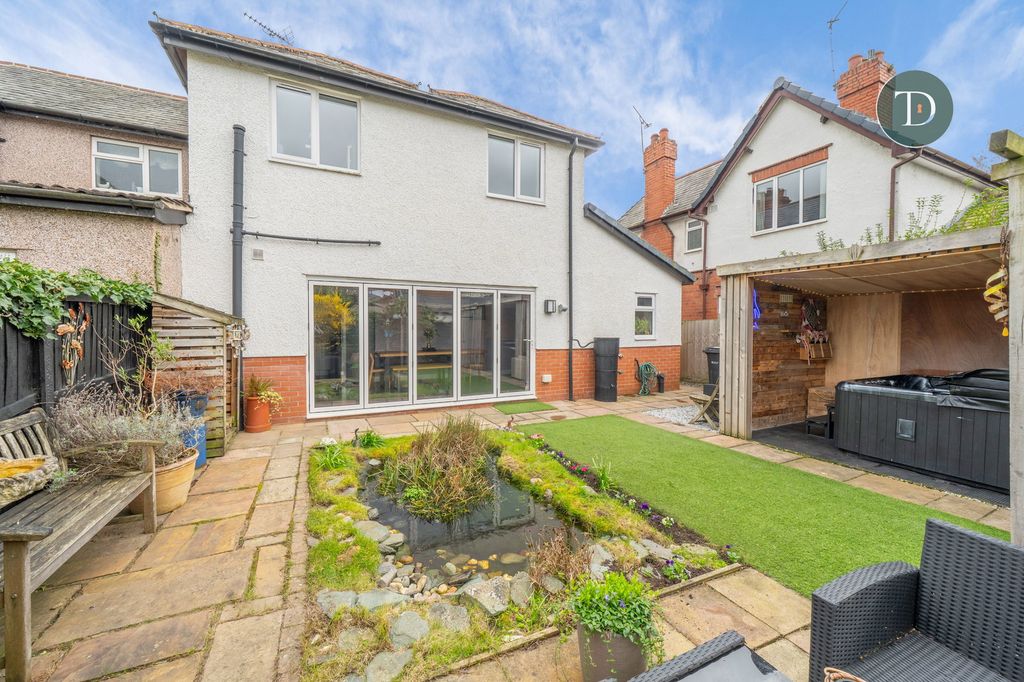 Property photo 2 of 26